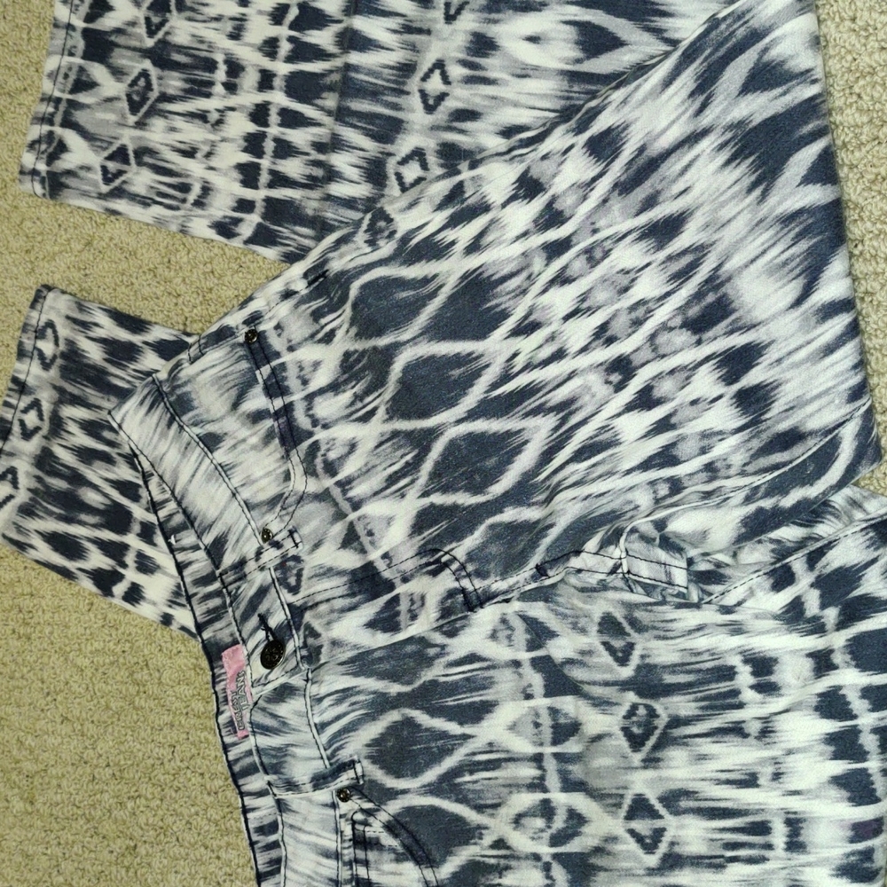 Girls Stretch Jeans With Design